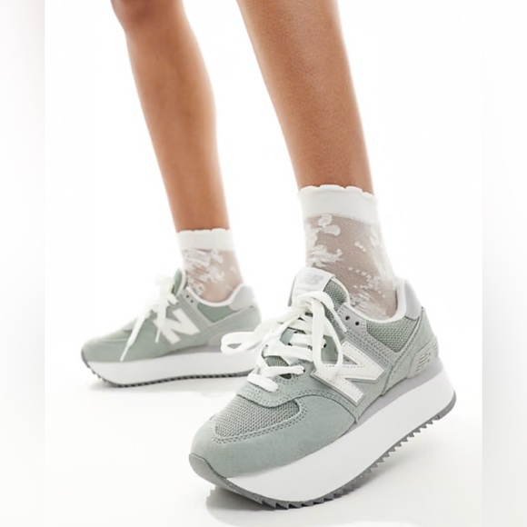 New Balance 574+ Women’s 10 Juniper Green Platform Sneakers WL574ZSG EUC - Picture 2 of 10